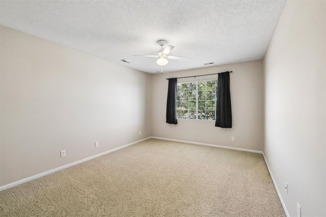 5901 NW 94th Street, Johnston, IA 50131