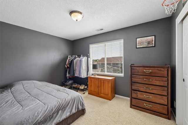 5901 NW 94th Street, Johnston, IA 50131