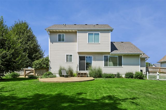 5901 NW 94th Street, Johnston, IA 50131