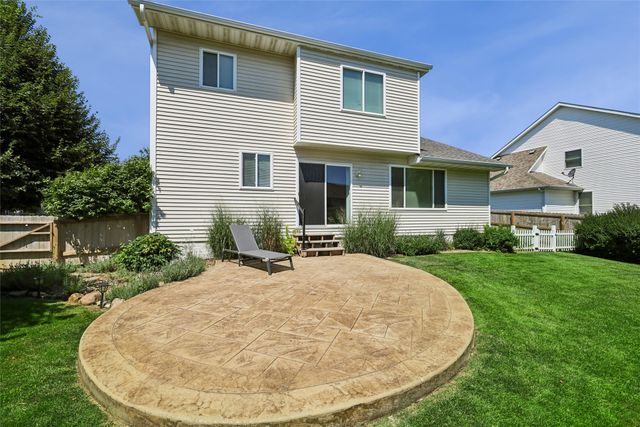 5901 NW 94th Street, Johnston, IA 50131