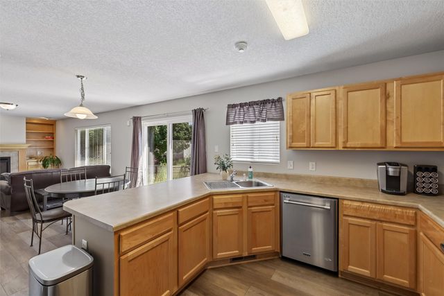 5901 NW 94th Street, Johnston, IA 50131