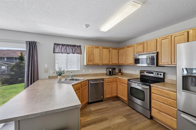 5901 NW 94th Street, Johnston, IA 50131