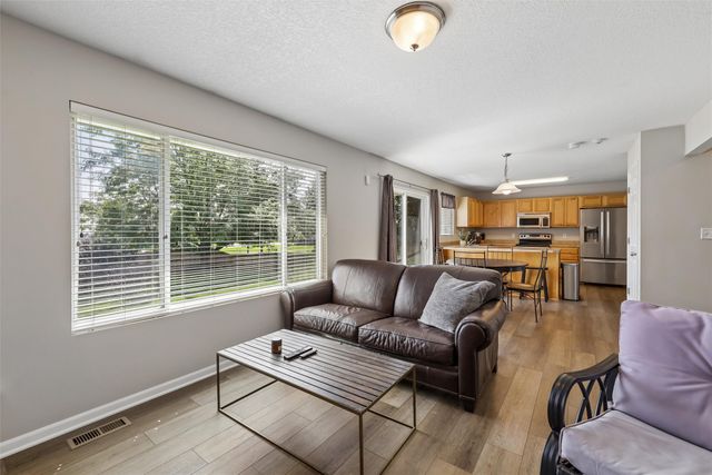 5901 NW 94th Street, Johnston, IA 50131