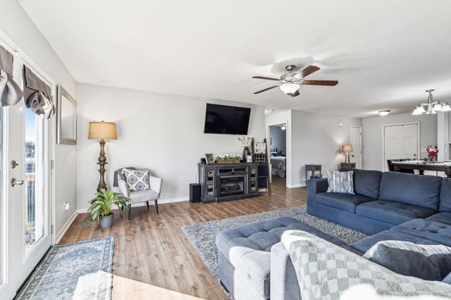 1837 Elizabeth Ln, Columbia, TN 38401