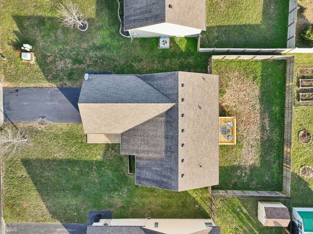 1837 Elizabeth Ln, Columbia, TN 38401