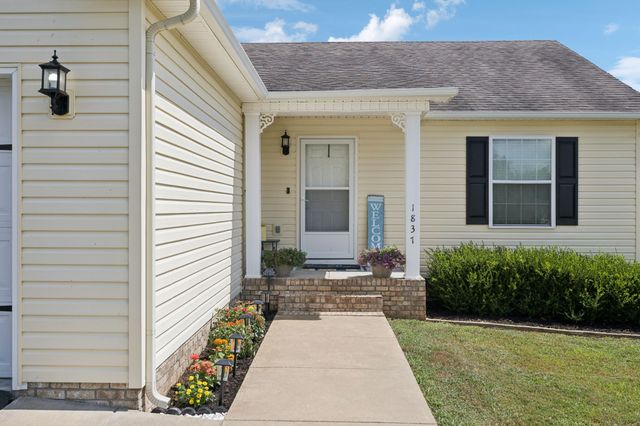 1837 Elizabeth Ln, Columbia, TN 38401