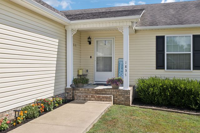 1837 Elizabeth Ln, Columbia, TN 38401