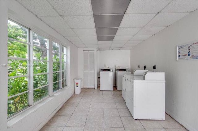 1241 14th Street 9, Miami Beach, FL 33139