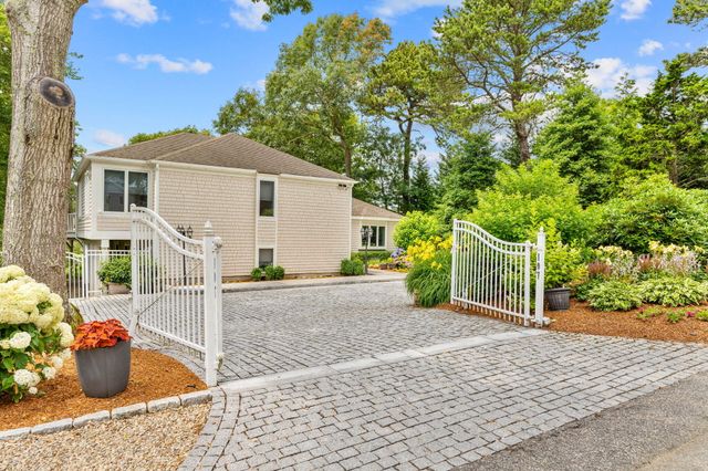 107 Greensward Road, Mashpee, MA 02649