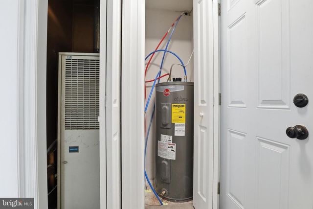 6 PINE ST, York, PA 17406