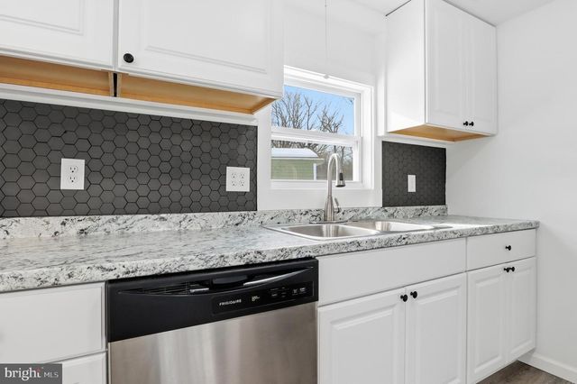 6 PINE ST, York, PA 17406