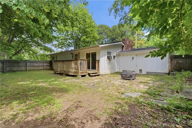 1203 N Sang Avenue, Fayetteville, AR 72703