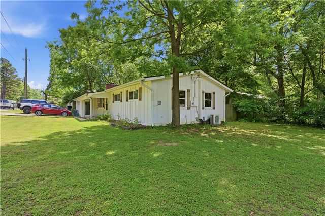 1203 N Sang Avenue, Fayetteville, AR 72703