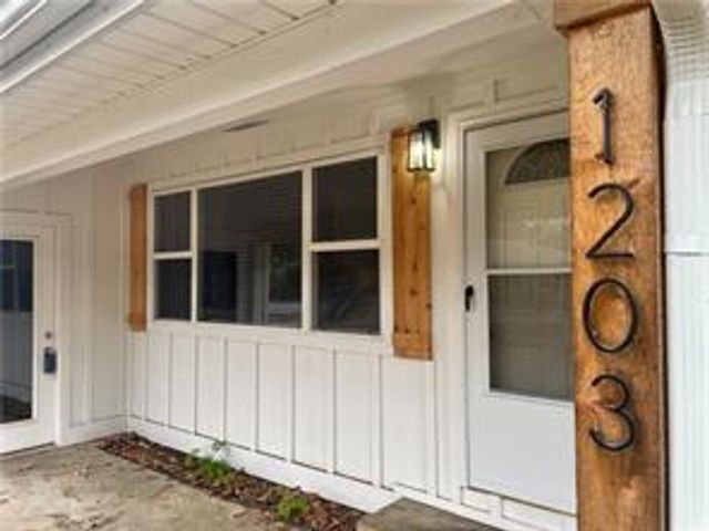 1203 N Sang Avenue, Fayetteville, AR 72703