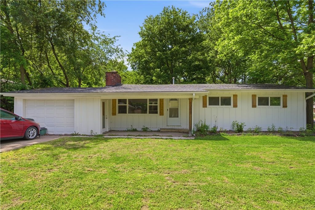 1203 N Sang Avenue, Fayetteville, AR 72703