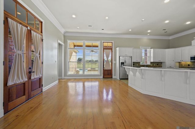 2402 S TURNBERRY AVE, Zachary, LA 70791