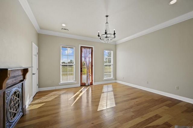 2402 S TURNBERRY AVE, Zachary, LA 70791