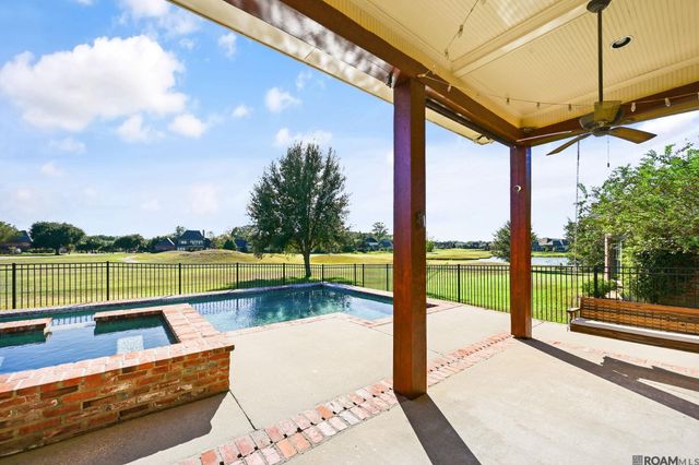 2402 S TURNBERRY AVE, Zachary, LA 70791