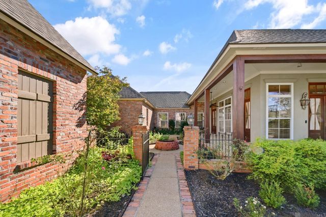 2402 S TURNBERRY AVE, Zachary, LA 70791