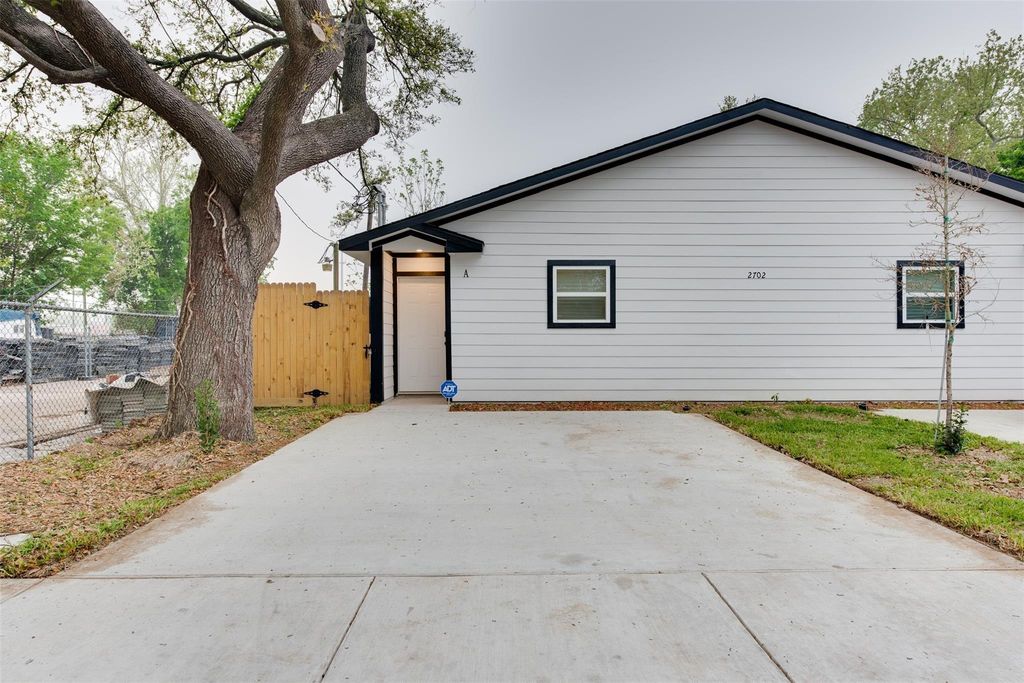2702 Reid Street A, Houston, TX 77026