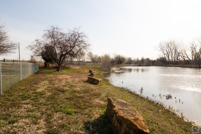 1667 Road 175, Emporia, KS 66801