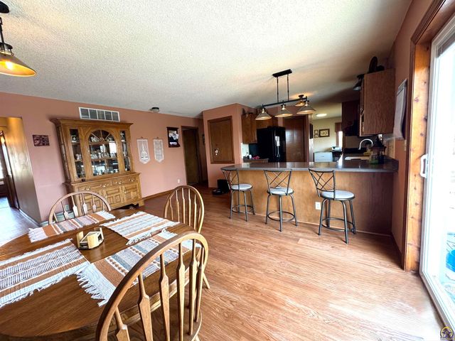 1667 Road 175, Emporia, KS 66801