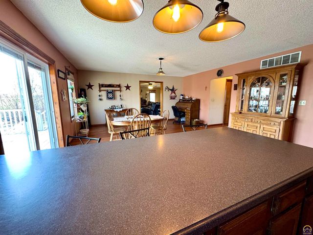 1667 Road 175, Emporia, KS 66801