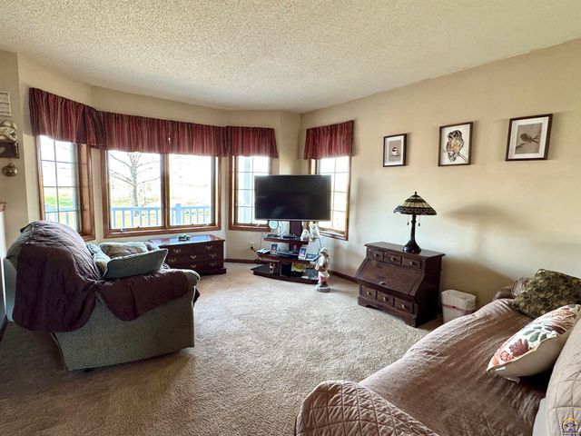 1667 Road 175, Emporia, KS 66801