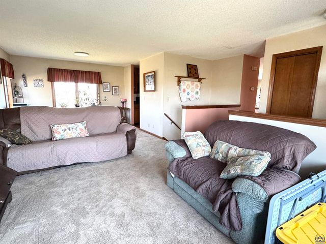 1667 Road 175, Emporia, KS 66801