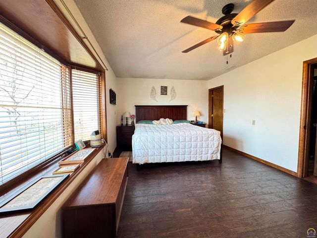 1667 Road 175, Emporia, KS 66801