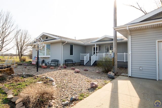 1667 Road 175, Emporia, KS 66801