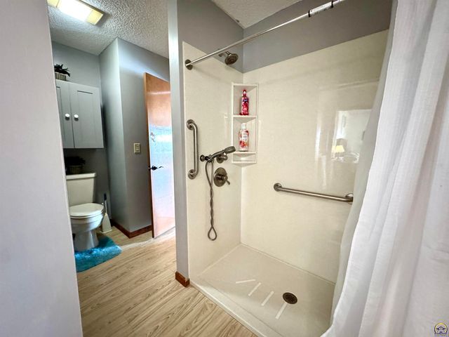 1667 Road 175, Emporia, KS 66801