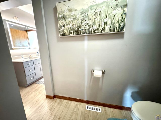 1667 Road 175, Emporia, KS 66801