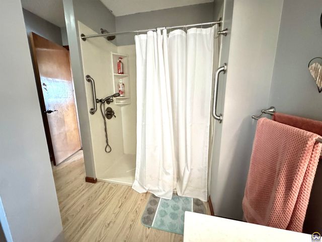 1667 Road 175, Emporia, KS 66801