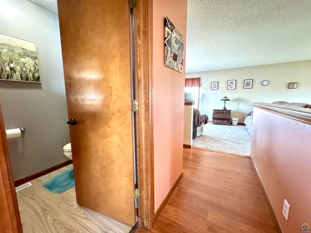 1667 Road 175, Emporia, KS 66801