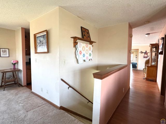 1667 Road 175, Emporia, KS 66801