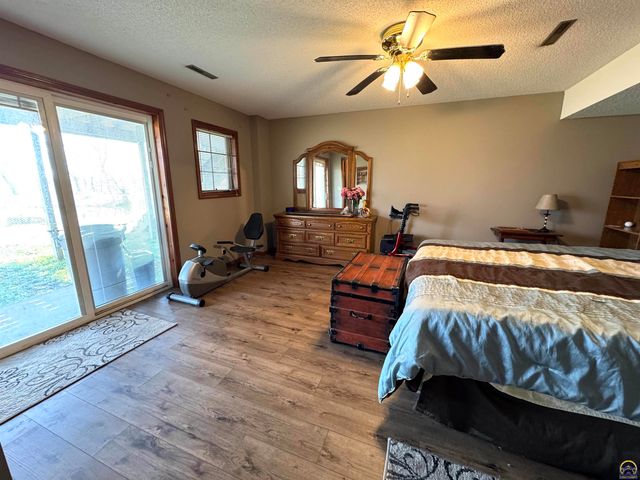 1667 Road 175, Emporia, KS 66801