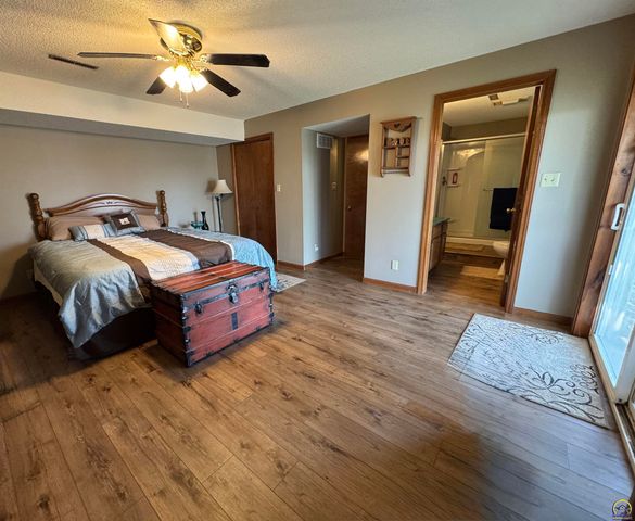 1667 Road 175, Emporia, KS 66801