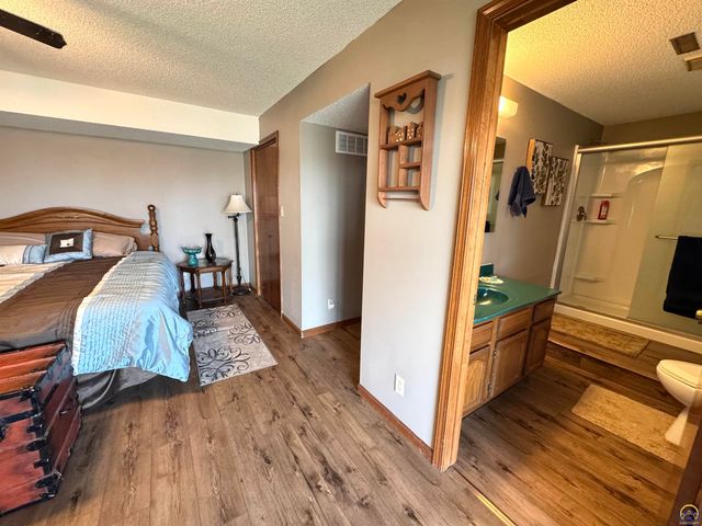 1667 Road 175, Emporia, KS 66801