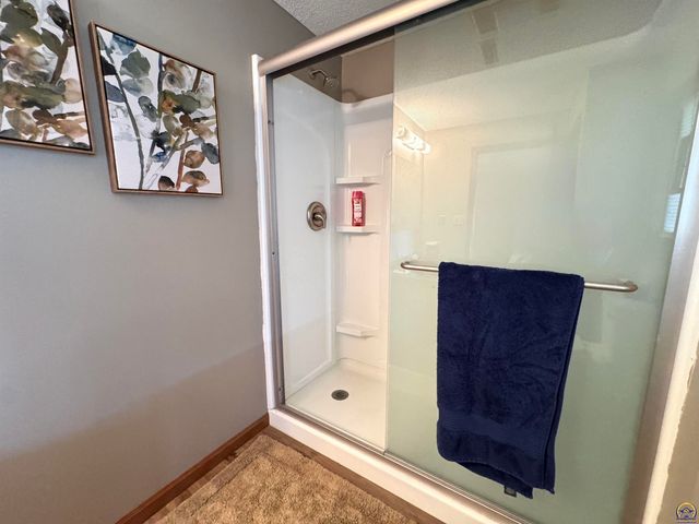 1667 Road 175, Emporia, KS 66801