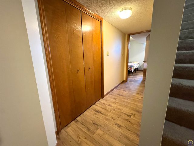 1667 Road 175, Emporia, KS 66801