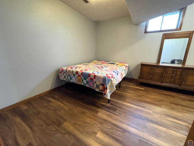 1667 Road 175, Emporia, KS 66801