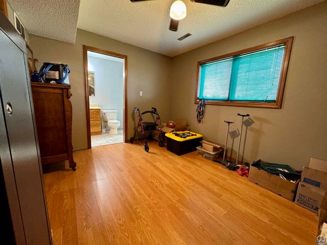 1667 Road 175, Emporia, KS 66801