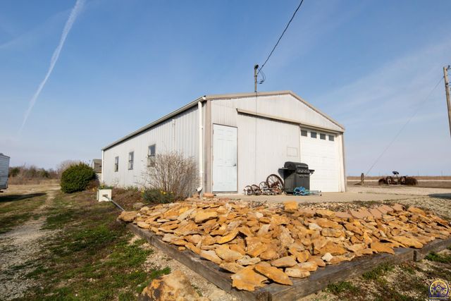 1667 Road 175, Emporia, KS 66801