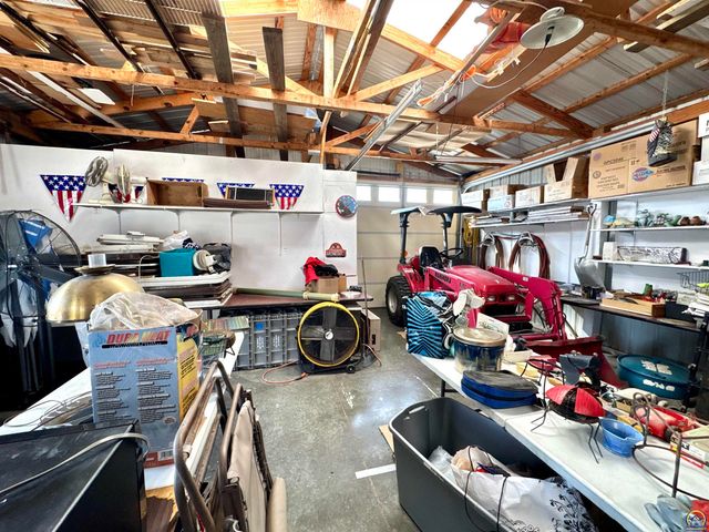 1667 Road 175, Emporia, KS 66801