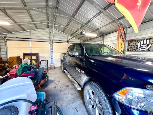 1667 Road 175, Emporia, KS 66801