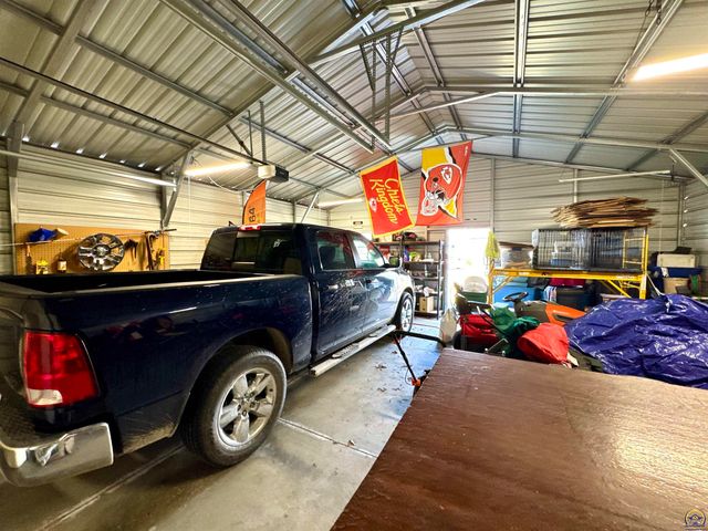 1667 Road 175, Emporia, KS 66801