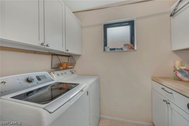 788 Park Shore DR D26, Naples, FL 34103