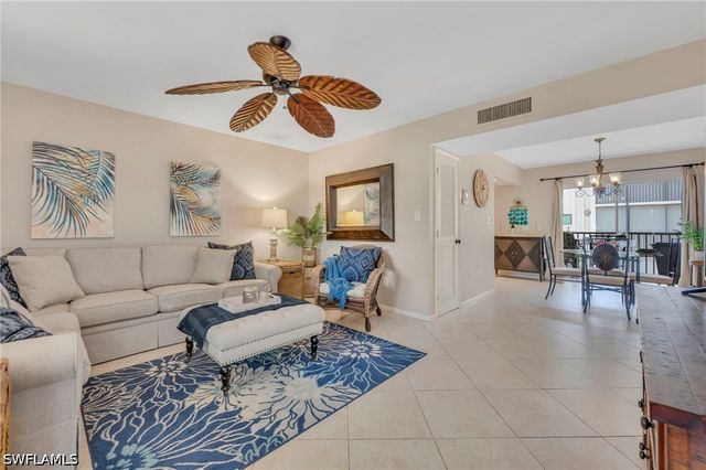 788 Park Shore DR D26, Naples, FL 34103