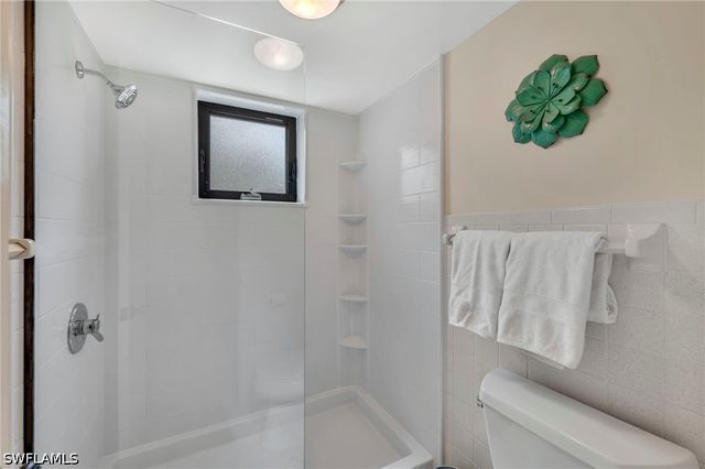 788 Park Shore DR D26, Naples, FL 34103